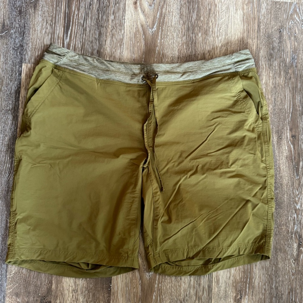Duluth Trading Armachillo longer length walking shorts! Sz 20W NEW‎